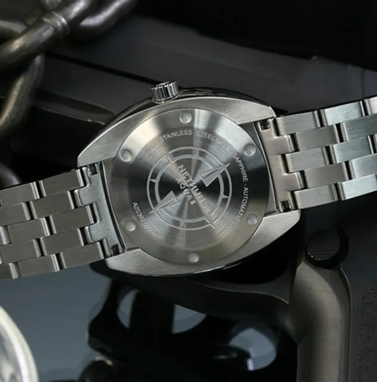AQUA II STEEL