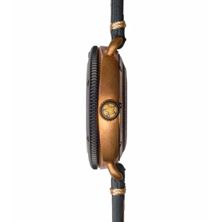 bronze_defender_m_green_d_2.webp Bronze Defender 200M Green Dial Brown Leather Strap