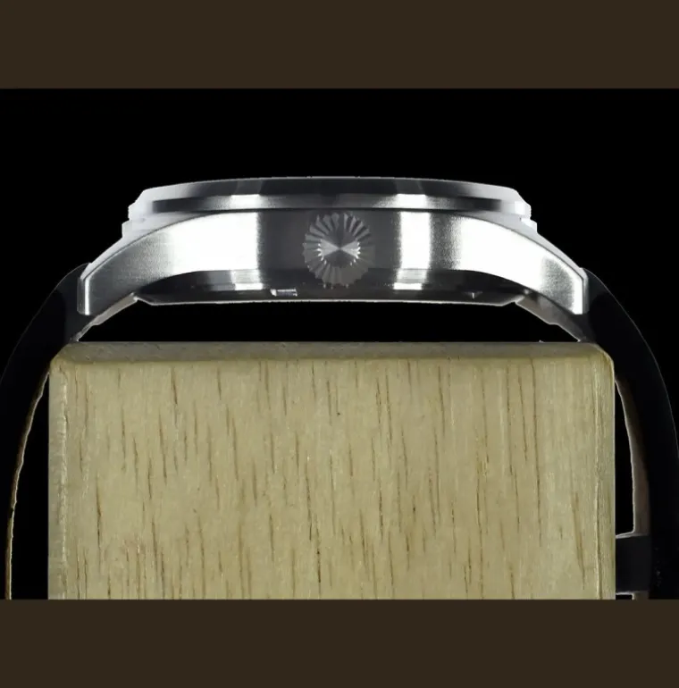 classic_mm_stainless_stee_2.webp Classic 40mm Stainless Steel Aviator
