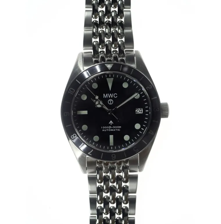Classic 1960s Pattern Automatic Bracelet Dual Time Zone Divers