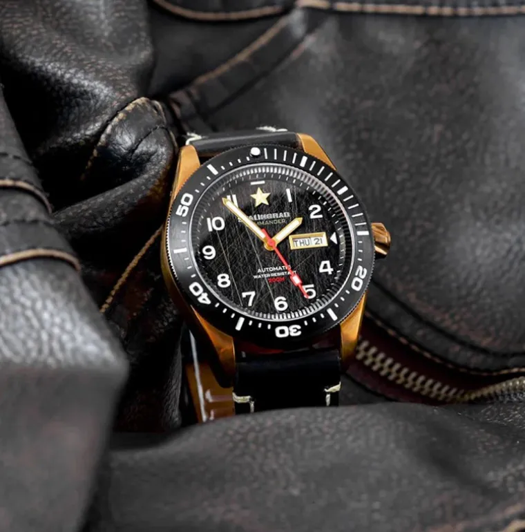 commander_black_dial_blac_4.webp Commander Black Dial Black Leather Strap
