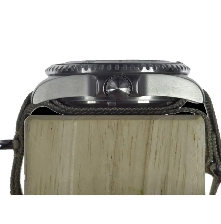 diver_swiss_quartz_tritiu_2.webp Diver Swiss Quartz Tritium