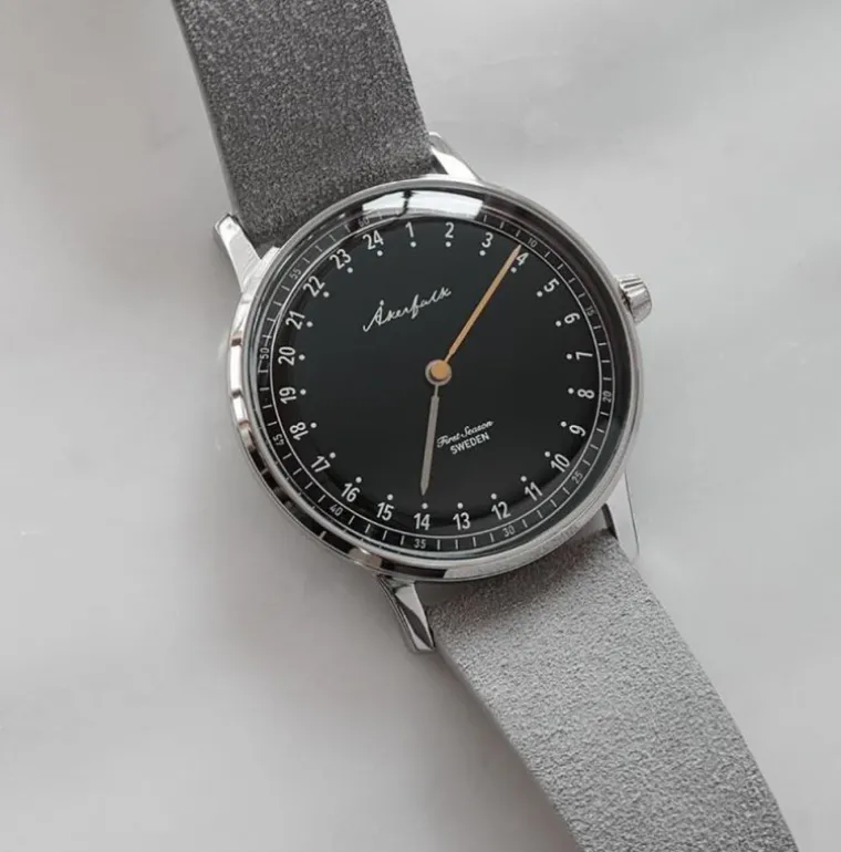 first_season_silver_with__1-1.webp First Season Silver with Grey Leather