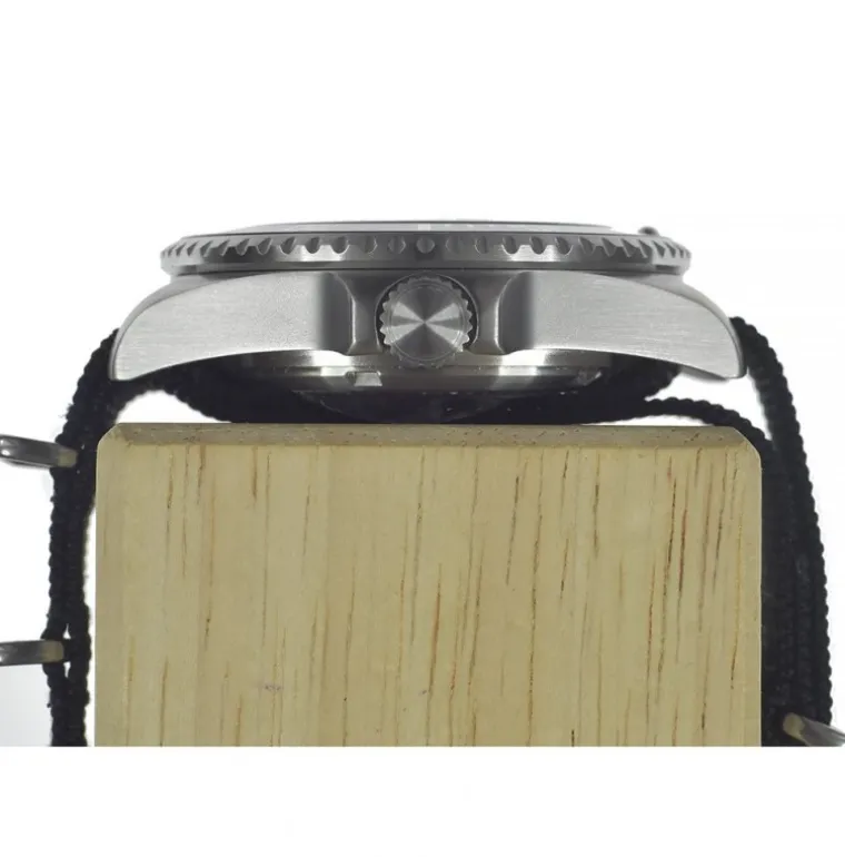 hybrid_mft_stainless_stee_2.webp Hybrid 300m/1000ft Stainless Steel Military Divers Watch