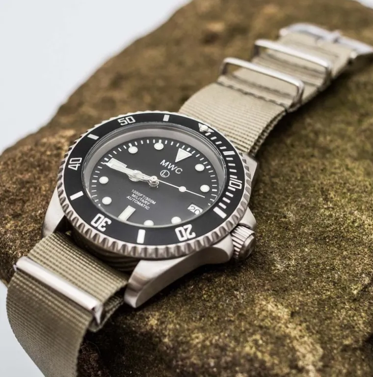 jewel_m_stainless_automa_3.webp 24 Jewel 300m Stainless Automatic Submariner