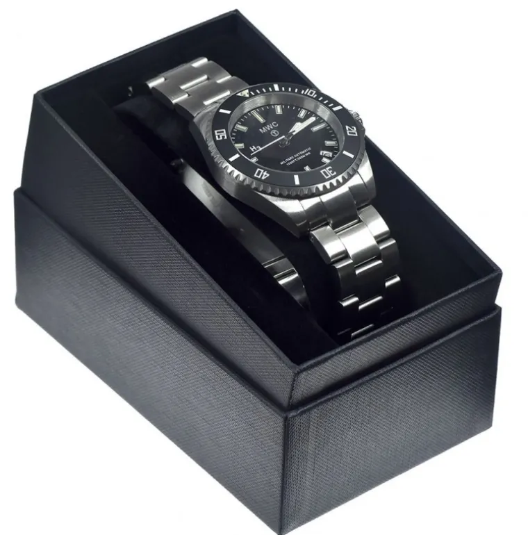 m_automatic_diver_tritium_3.webp 300m Automatic Diver Tritium GTLS Sapphire Crystal and Ceramic Bezel