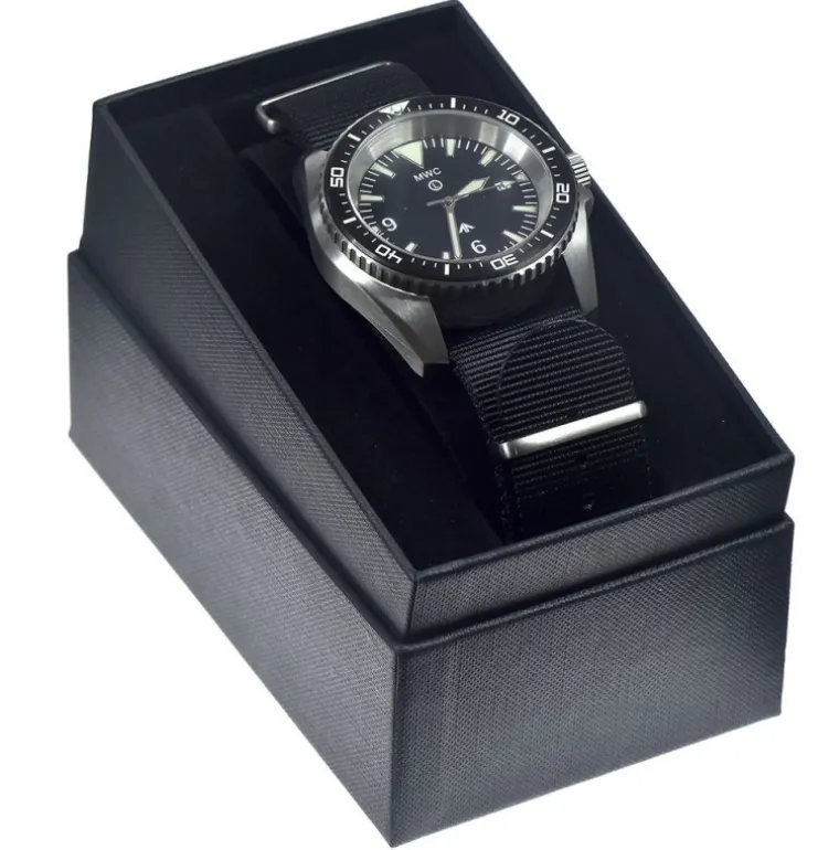 military_divers_watch_swi_4.webp Military Divers Watch (Swiss Quartz) Sapphire Crystal and Ceramic Bezel