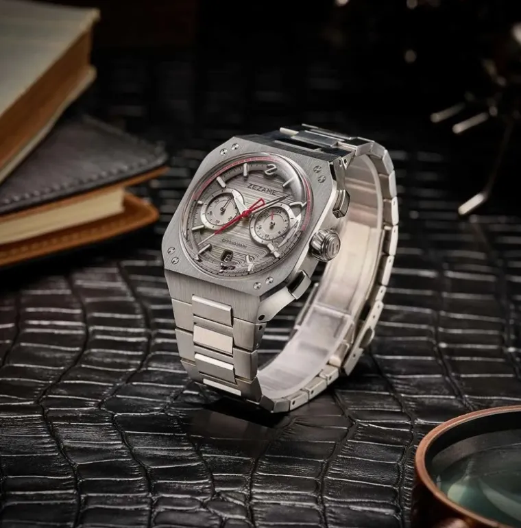 night_hawk_chronograph_gr_3.webp Night Hawk Chronograph Gray Dial with Steel Grey Case 40.5mm