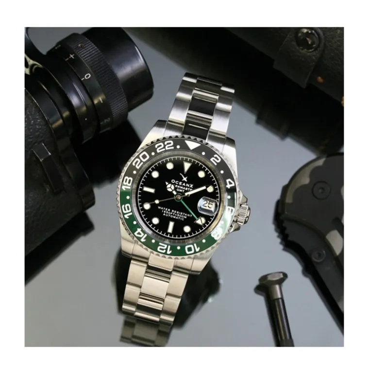 sharkmaster_gmt_automatic_2-3.webp SHARKMASTER GMT AUTOMATIC GREEN