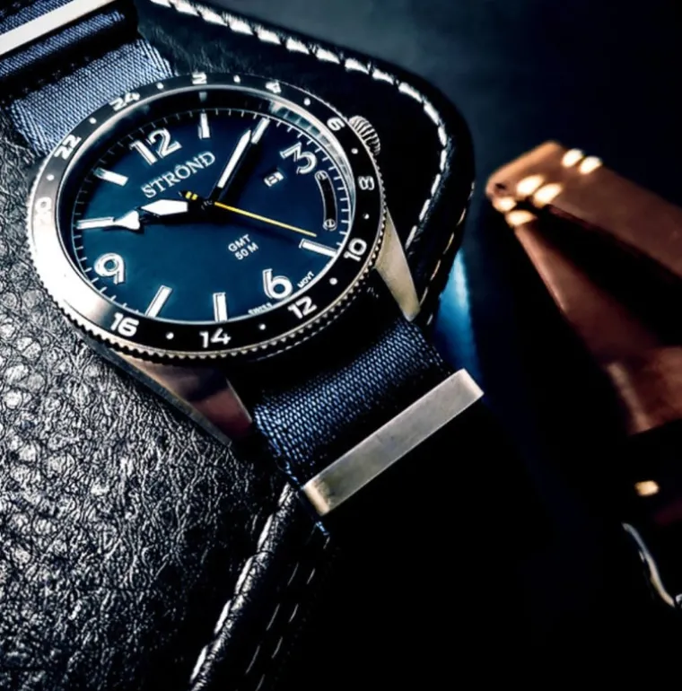 ssc_h_gmt_blue_black_3.webp SSC-101 24h GMT Blue Black