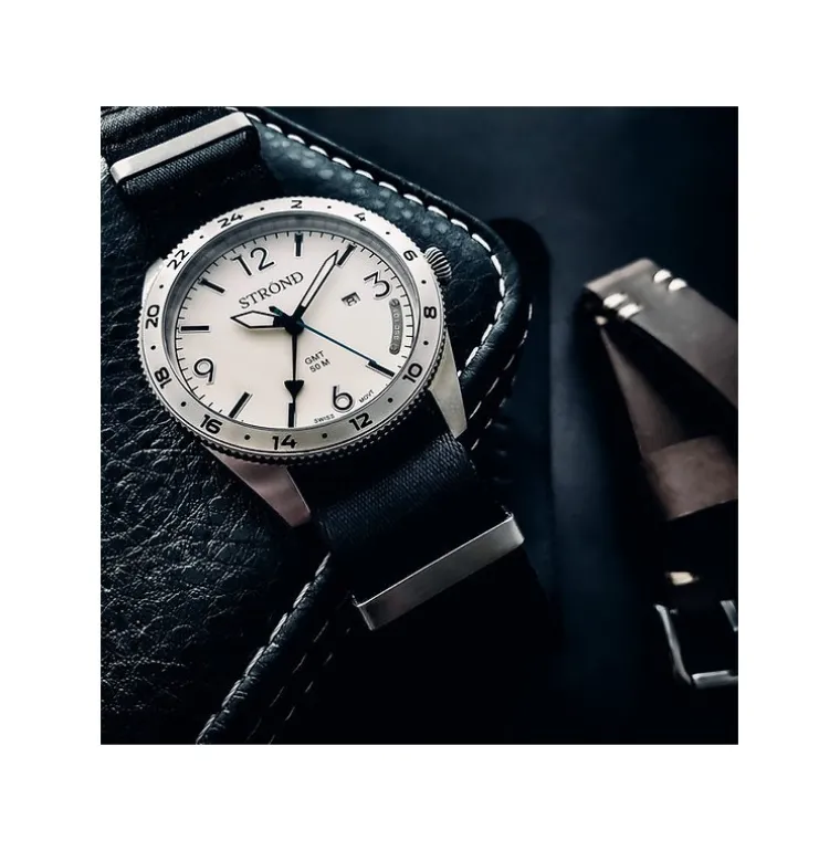 ssc_h_gmt_white_4.webp SSC-101 24h GMT White