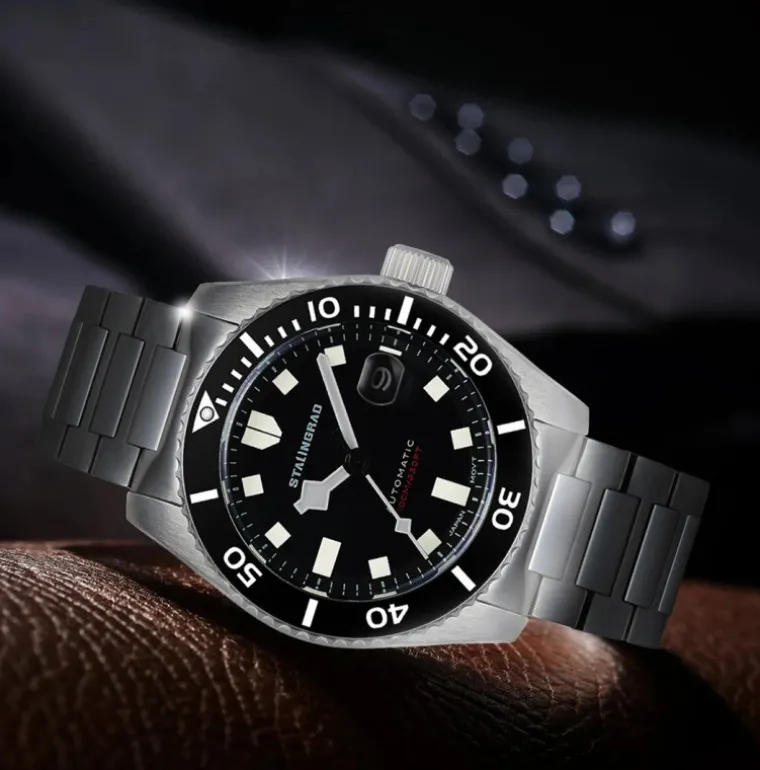 volga_defender_black_dial_3.webp Volga Defender Black Dial 316L BRACELET