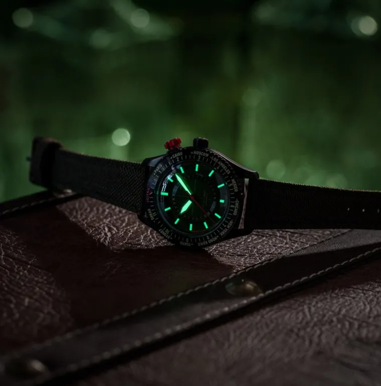aero_worldtimer_quothughe_8.webp AERO WORLDTIMER "HUGHES"