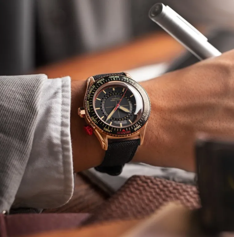 aero_worldtimer_quothughe_9.webp AERO WORLDTIMER "HUGHES"
