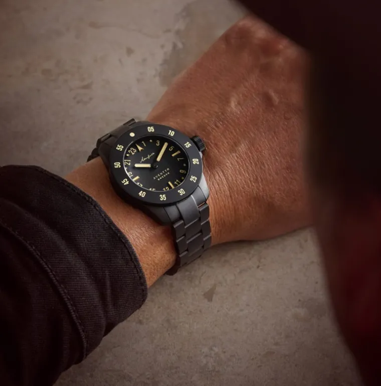 Aventyr 24-Hour Vanta Black