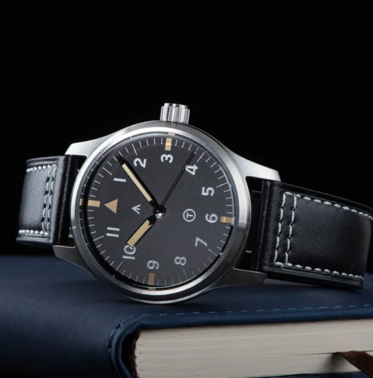 black_pilot_s_3.webp Black Pilot S424
