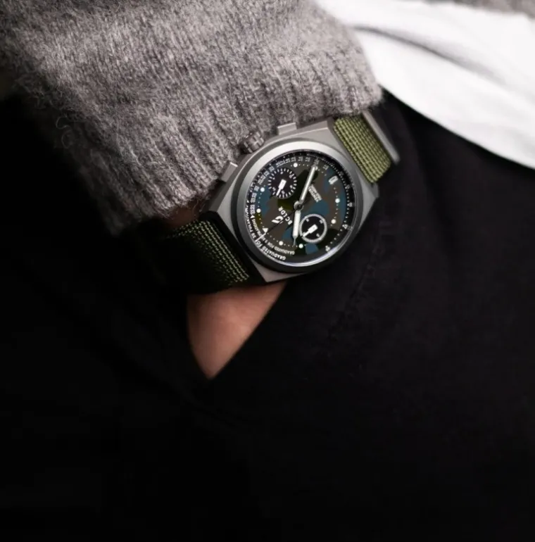field_medic_camogreen_3.webp FIELD MEDIC CAMO-GREEN