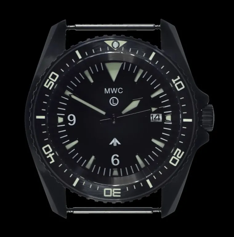 military_divers_watch_in_3.webp 12 Military Divers Watch in PVD Steel Case (Quartz)
